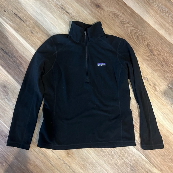 Patagonia Sweaters - Patagonia Black Fleece Pullover with Multicolor Logo